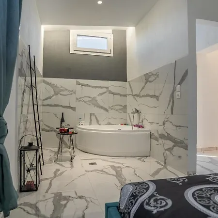 Aktis With Freshwater Pool And Sea View Villa